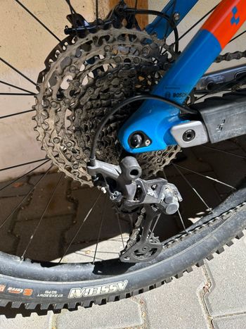 Used CUBE STEREO HYBRID 160 HPC ACTIONTEAM 625 27.5 NYON 2021 2021 Mountainbike, Gris claro — image 3 of 11