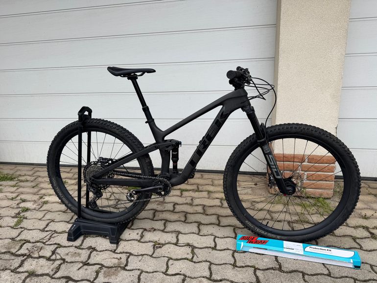 Used Trek Top Fuel 9.8 XT 2022 2022 Mountainbike, Black, 29 — image 1 of 9