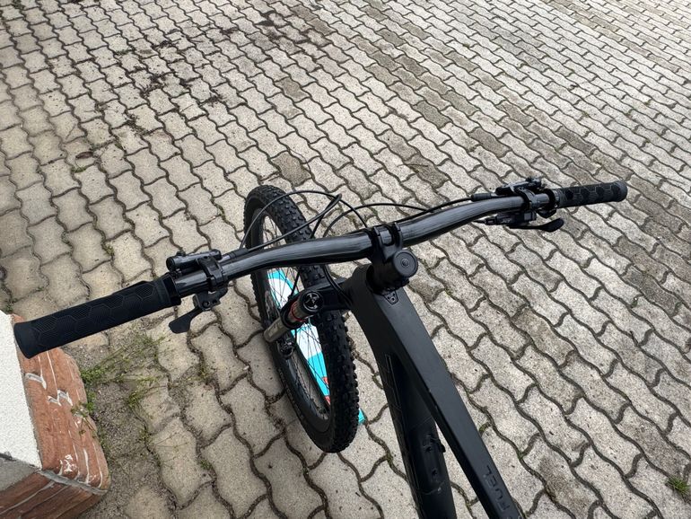 Used Trek Top Fuel 9.8 XT 2022 2022 Mountainbike, Black, 29 — image 7 of 9