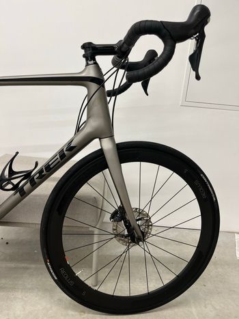 Used Trek Émonda SL 6 Disc 2020 2020 Road & Gravel — image 4 of 7