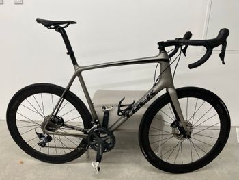 Used Trek Émonda SL 6 Disc 2020 2020 Road & Gravel — image 2 of 7