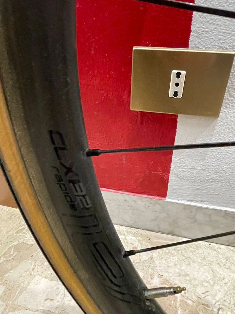 Used Specialized Tarmac Shimano Dura Ace 2018 Road & Gravel, Schwarz — image 10 of 17