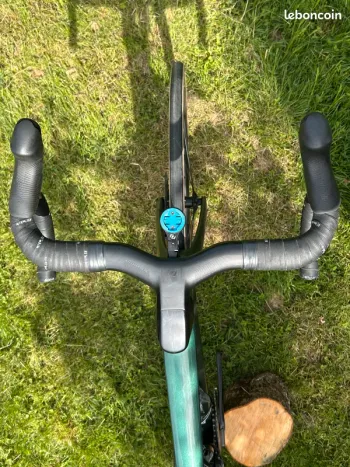 Used Scott Scott Addict Rc 10 2024 Road & Gravel, Green — image 3 of 5