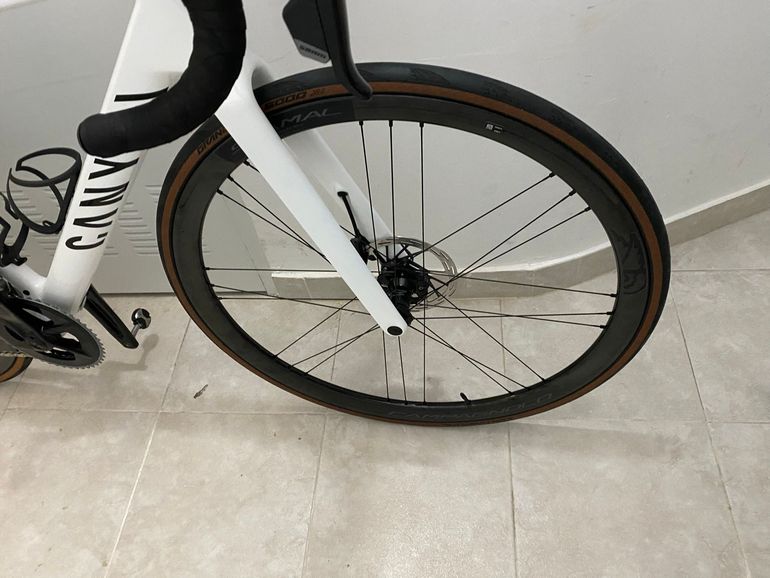 Used Canyon Ultimate CF SL 7 eTap 2023 2023 Road & Gravel — image 4 of 4