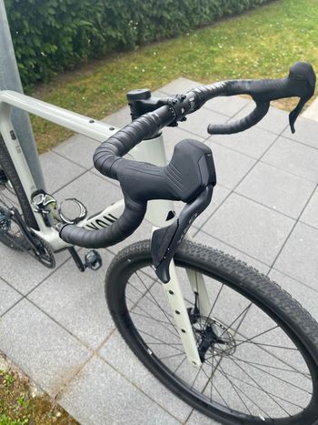 Used Canyon Grizl CF 8 Di2 2026 2026 Road & Gravel, Hellgrau — image 7 of 9