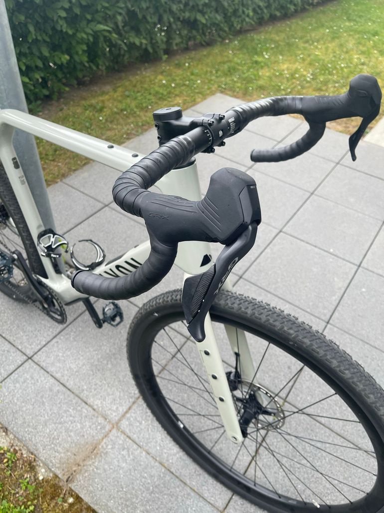 Used Canyon Grizl CF 8 Di2 2026 2026 Road & Gravel, Hellgrau — image 7 of 9