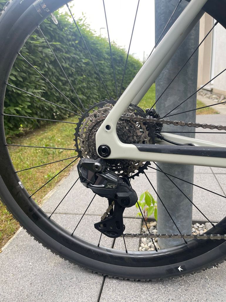 Used Canyon Grizl CF 8 Di2 2026 2026 Road & Gravel, Hellgrau — image 3 of 9