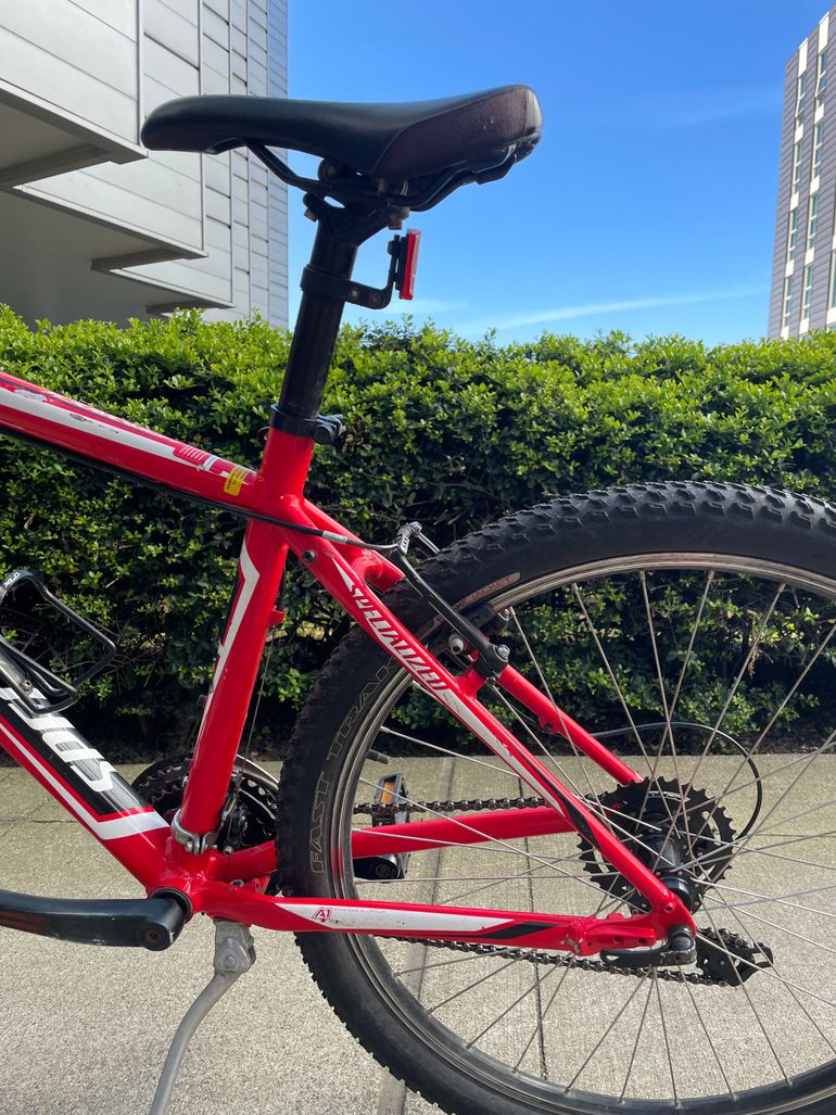 Used Specialized Hardrock Disc 26 2014 2014 Mountainbike, Red, 26 — image 4 of 5