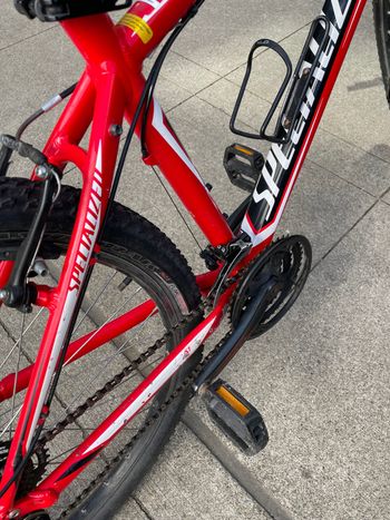 Used Specialized Hardrock Disc 26 2014 2014 Mountainbike, Red, 26 — image 2 of 5