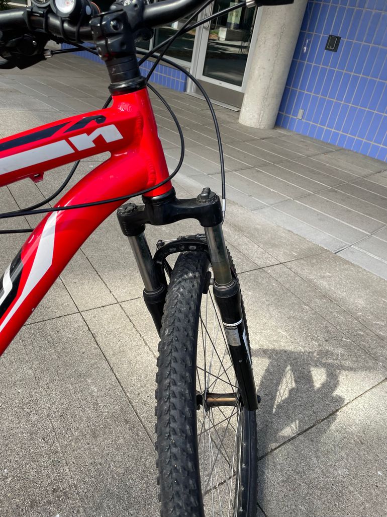 Used Specialized Hardrock Disc 26 2014 2014 Mountainbike, Red, 26 — image 5 of 5