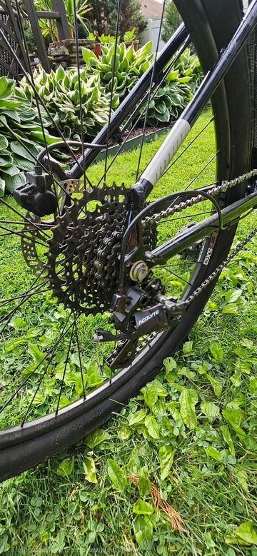 Used Cannondale Trail 7.1 2023 2023 Mountainbike, Black, 29 — image 3 of 4
