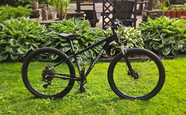 Used Cannondale Trail 7.1 2023 2023 Mountainbike, Black, 29 — image 1 of 4