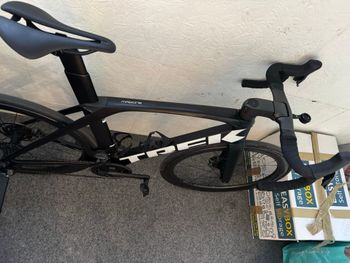 Used Trek Madone SLR 6 Disc Speed 2020 2020 Road & Gravel, Black — image 4 of 9