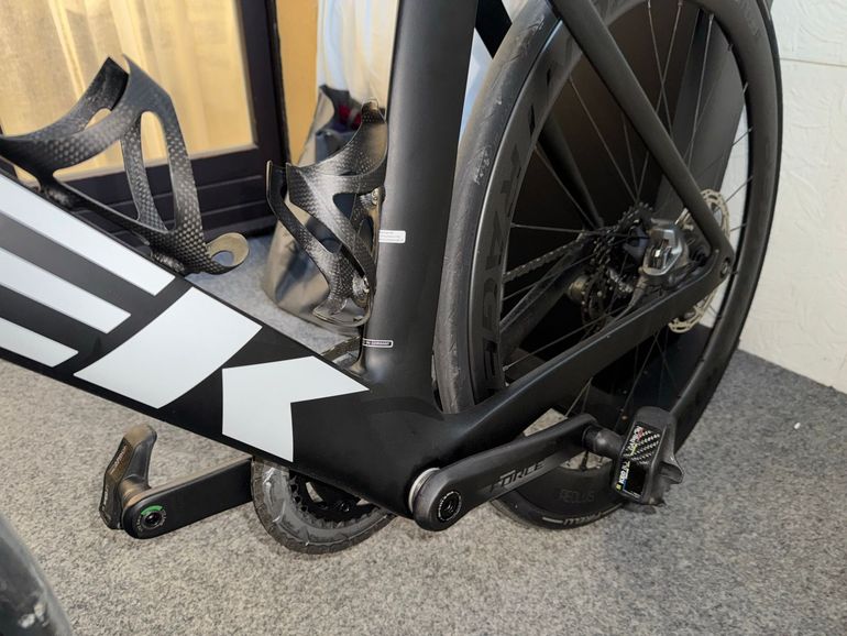 Used Trek Madone SLR 6 Disc Speed 2020 2020 Road & Gravel, Black — image 7 of 9