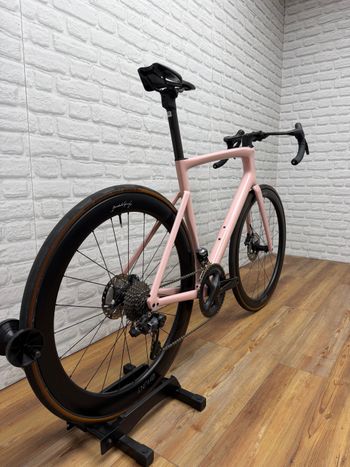 Used Specialized Tarmac SL7 Expert - Ultegra Di2 2021 2021 Road & Gravel, Red — image 3 of 6