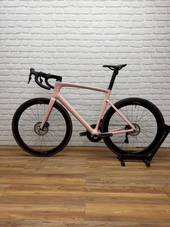 Used Specialized Tarmac SL7 Expert - Ultegra Di2 2021 2021 Road & Gravel, Red — image 4 of 6