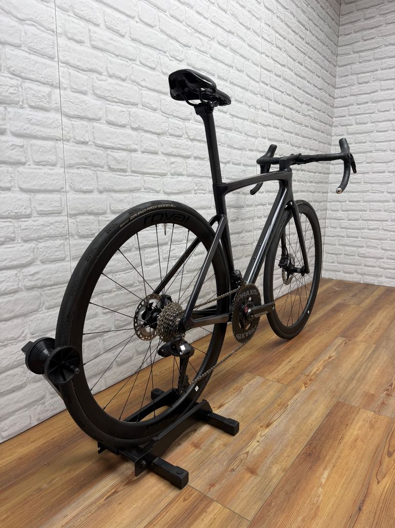 Used Specialized Tarmac SL7 Ultegra Di2 2024 2024 Road & Gravel, Green — image 2 of 6