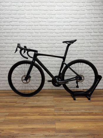 Used Specialized Tarmac SL7 Ultegra Di2 2024 2024 Road & Gravel, Green — image 4 of 6