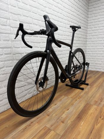 Used Specialized Tarmac SL7 Ultegra Di2 2024 2024 Road & Gravel, Green — image 5 of 6