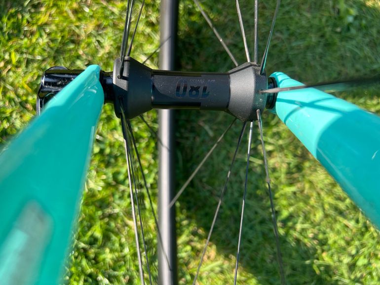 Used Bianchi Specialissima Shimano Dura Ace Di2 2019 Road & Gravel, Verde — image 8 of 15