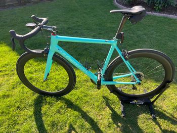 Used Bianchi Specialissima Shimano Dura Ace Di2 2019 Road & Gravel, Verde — image 2 of 15