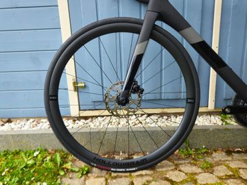 Used Cannondale SuperSix EVO Shimano 105 2023 Road & Gravel, Black — image 7 of 12