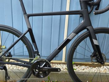 Used Cannondale SuperSix EVO Shimano 105 2023 Road & Gravel, Schwarz — image 4 of 12