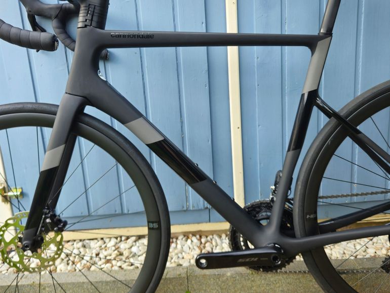 Used Cannondale SuperSix EVO Shimano 105 2023 Road & Gravel, Schwarz — image 3 of 12