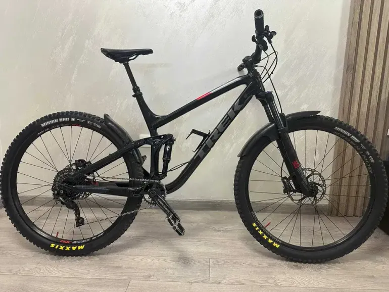 Used Trek Fuel ex Shimano Deore XT 2019 Mountainbike, Nero — image 1 of 9