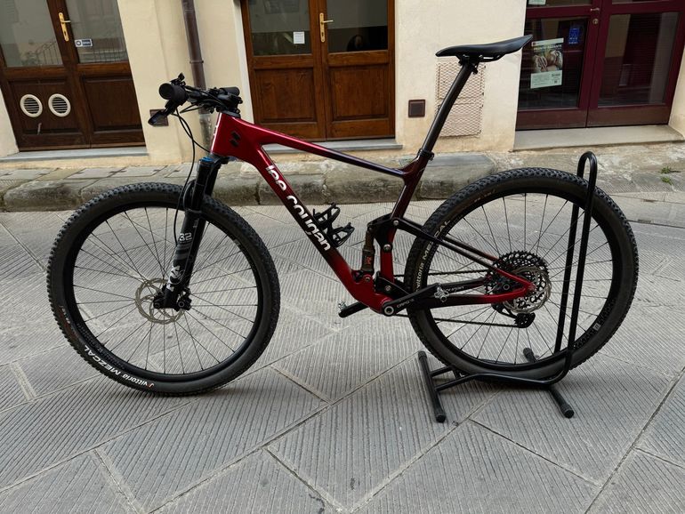 Used Lee Cougan Lee Cougan Custom SRAM GX Eagle 2024 Mountainbike, Red — image 2 of 11