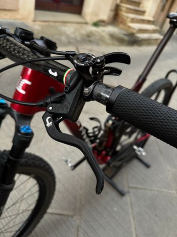 Used Lee Cougan Lee Cougan Custom SRAM GX Eagle 2024 Mountainbike, Red — image 10 of 11