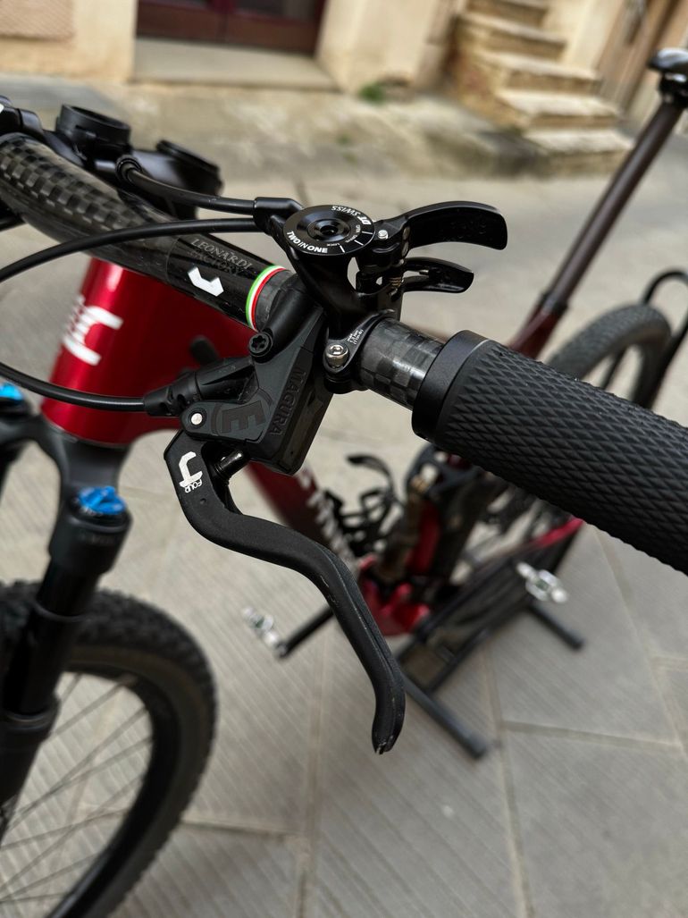 Used Lee Cougan Lee Cougan Custom SRAM GX Eagle 2024 Mountainbike, Red — image 10 of 11