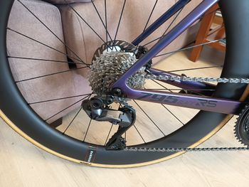 Used LOOK 795 BLADE RS COFIDIS RUEDAS RESERVE ZIPP LOOK 795 BLADE RS COFIDIS RUEDAS RESERVE ZIPP Custom Shimano Ultegra Di2 2025 Road & Gravel, Purple — image 6 of 28