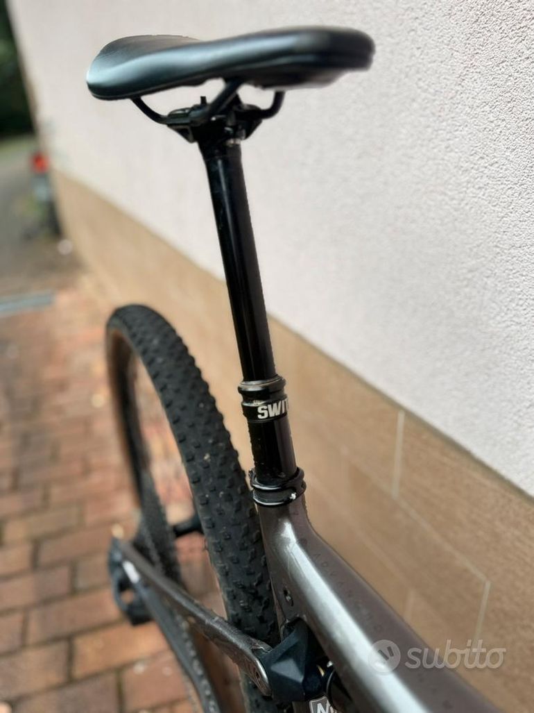 Used Orbea OIZ M11-AXS 2022 2022 Mountainbike, Light Gray, 29 — image 4 of 10