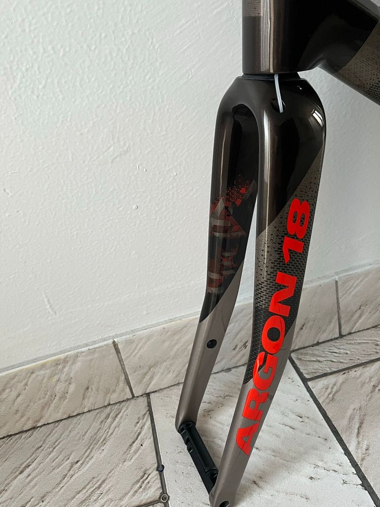 Used Argon 18 Dark Matter SRAM Rival eTap AXS 2022 Frameset 2022 Road & Gravel, Light Gray — image 6 of 23