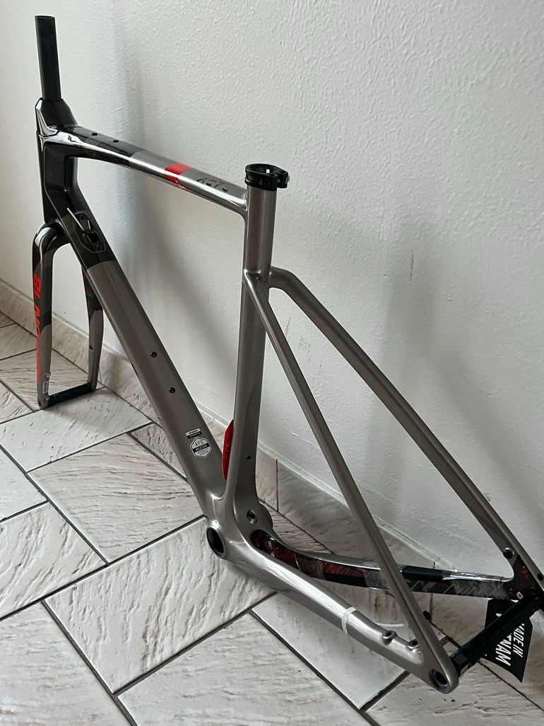 Used Argon 18 Dark Matter SRAM Rival eTap AXS 2022 Frameset 2022 Road & Gravel, Light Gray — image 11 of 23