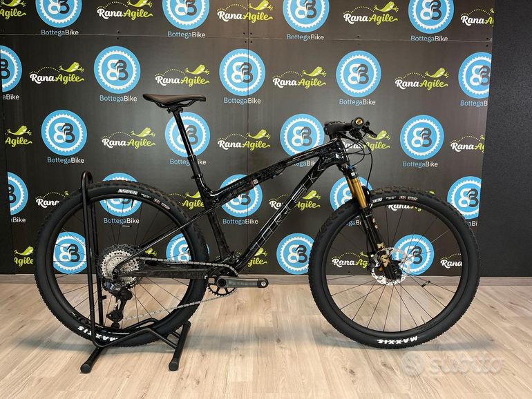 Used Trek Supercaliber SLR 9.8 XT Di2 Gen 2 2026 2026 Mountainbike, Negro — image 1 of 20