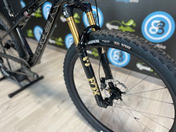 Used Trek Supercaliber SLR 9.8 XT Di2 Gen 2 2026 2026 Mountainbike, Negro — image 12 of 20