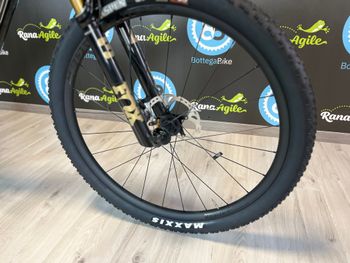 Used Trek Supercaliber SLR 9.8 XT Di2 Gen 2 2026 2026 Mountainbike, Negro — image 14 of 20