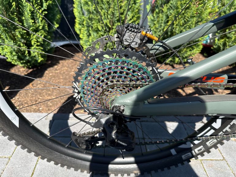 Used Focus SAM 8.8 2021 2021 Mountainbike, Verde — image 2 of 4