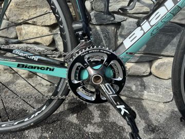 Used Bianchi Oltre Shimano Ultegra Di2 2014 Road & Gravel, Green — image 3 of 5