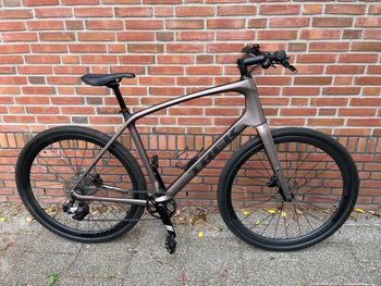 Used Trek FX Sport 6 2025 2025 Urban, Orange — image 10 of 10