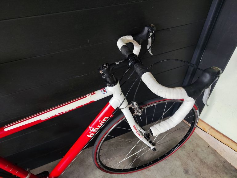 Used B’TWIN B’TWIN Custom Other Shimano 2010 Road & Gravel, Red — image 8 of 9