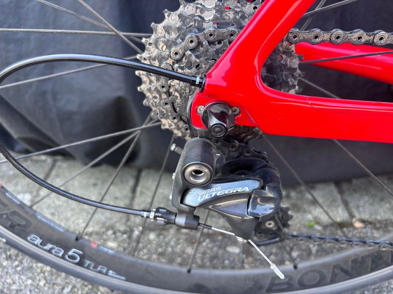 Used Trek Madone 9.2 H2 Compact 2016 2016 Road & Gravel, Red — image 3 of 7