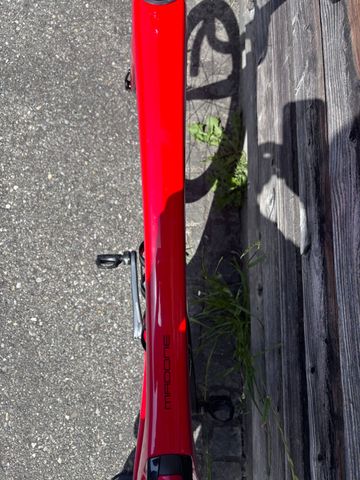 Used Trek Madone 9.2 H2 Compact 2016 2016 Road & Gravel, Red — image 6 of 7