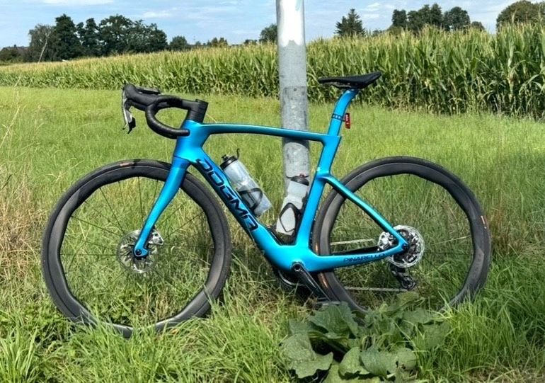 Used Pinarello Pinarello Dogma F Luxter Blue SRAM Red 2025 Road & Gravel, Blue — image 7 of 14