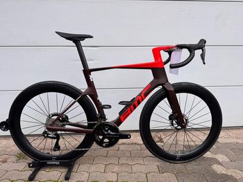 Used Pinarello Pinarello Dogma F Luxter Blue SRAM Red 2025 Road & Gravel, Blue — image 10 of 14