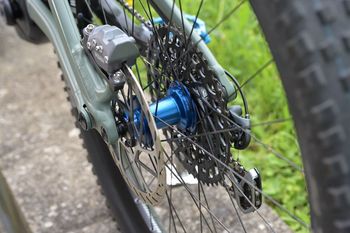 Used Specialized Specialized Turbo Levo Alloy Comp Custom S6 MY2025 2025 Mountainbike, Green — image 7 of 15
