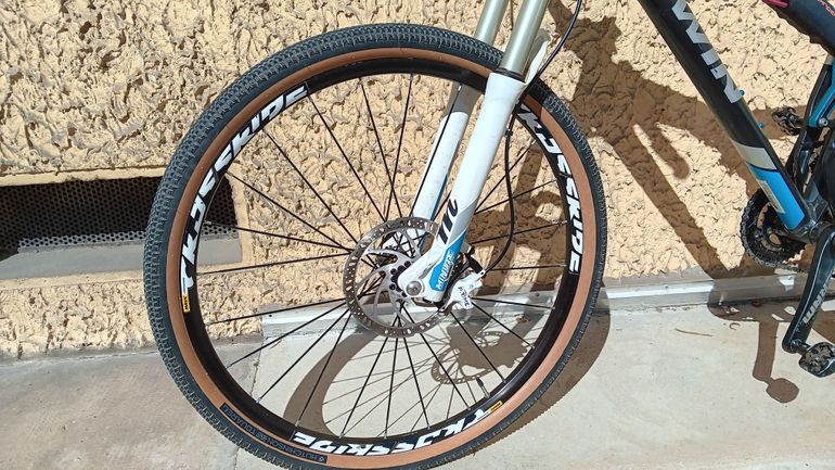 Used Décathlon B'twin Rockrider VTT 740S 2012 2012 Mountainbike, White — image 2 of 17