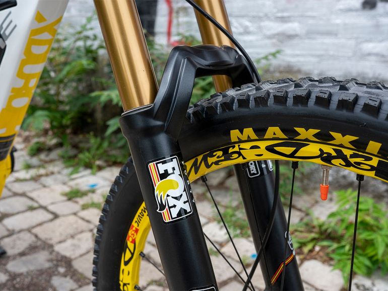 Used Haibike Haibike XDURO DOWNHILL PRO 2016 2016 Mountainbike, Weiß — image 26 of 35